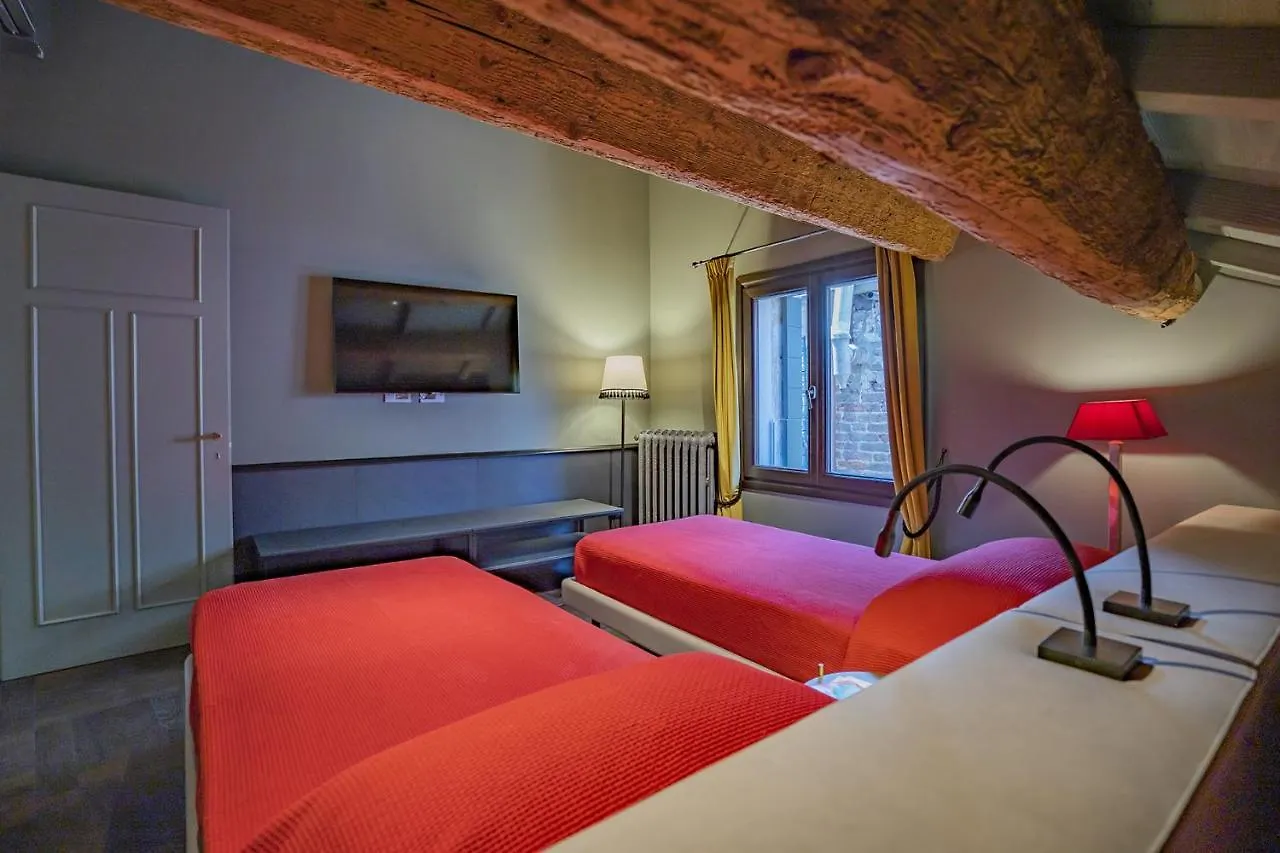 Corte Rubbi 10 Luxury Three-Bedroom Apartment -Dimora Italia - Venice Italy