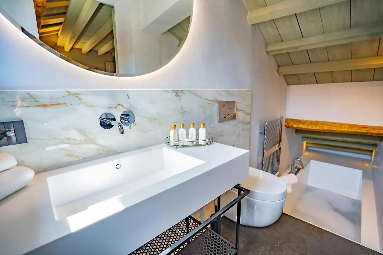 Corte Rubbi 10 Luxury Three-Bedroom Apartment -Dimora Italia - Veneza Itália