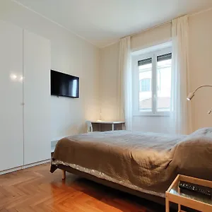 https://downtown-apartment-merlo.italymilanhotels.net