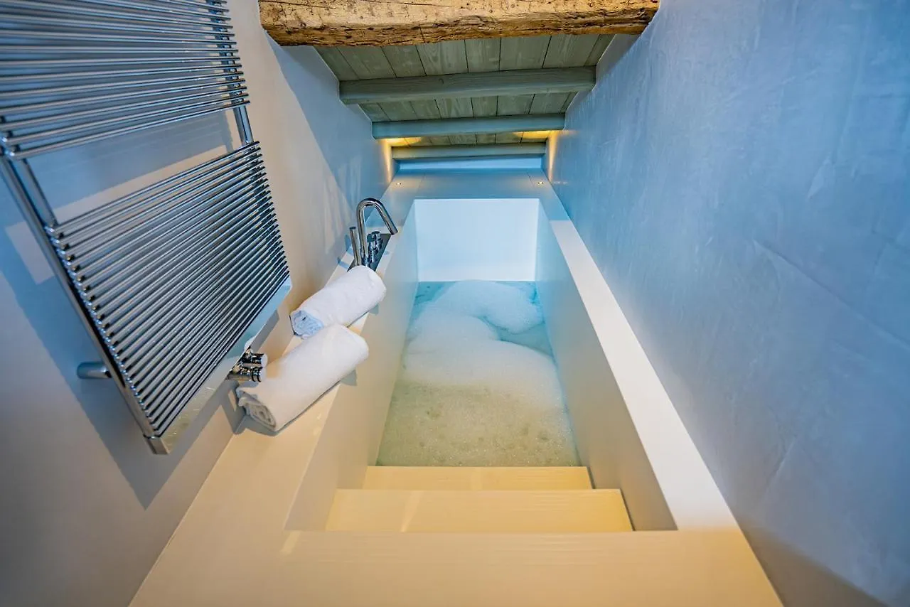 Corte Rubbi 10 Luxury Three-Bedroom Apartment -Dimora Italia - Venice Italy